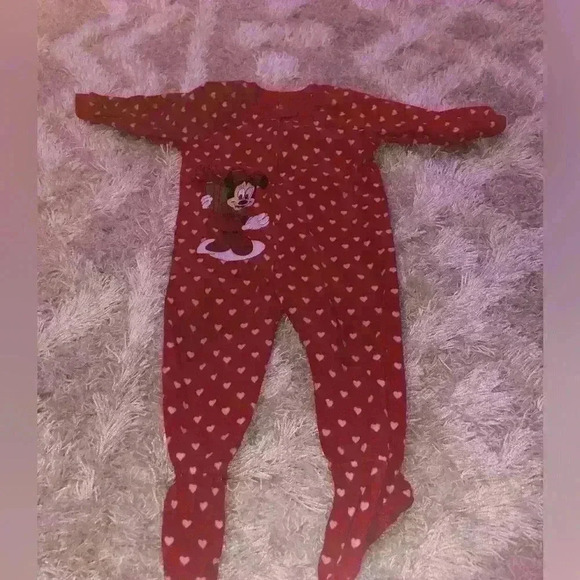 Set of 6 footed pajamas 3 Carters 1 Sesame Street 1 Place 1 Disney size 2T - Picture 7 of 7